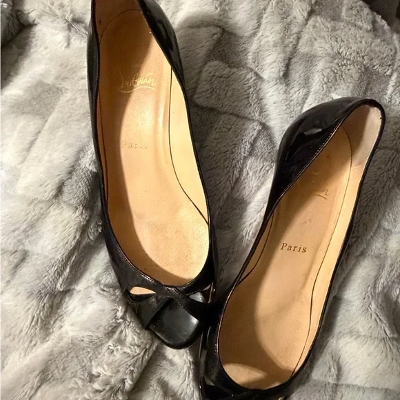 👠 CHRISTIAN LOUBOUTIN Pretty, black patent leather Open-Toe Women's Shoes 38
